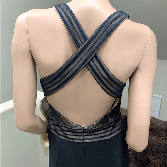 Black Plunge Neck Sleeveless Prom Gown - Picture 10 of 10